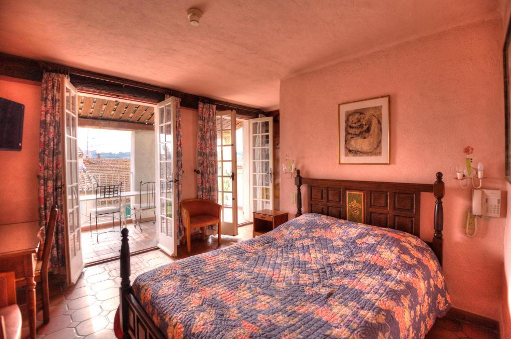 Les Arcades Hotel